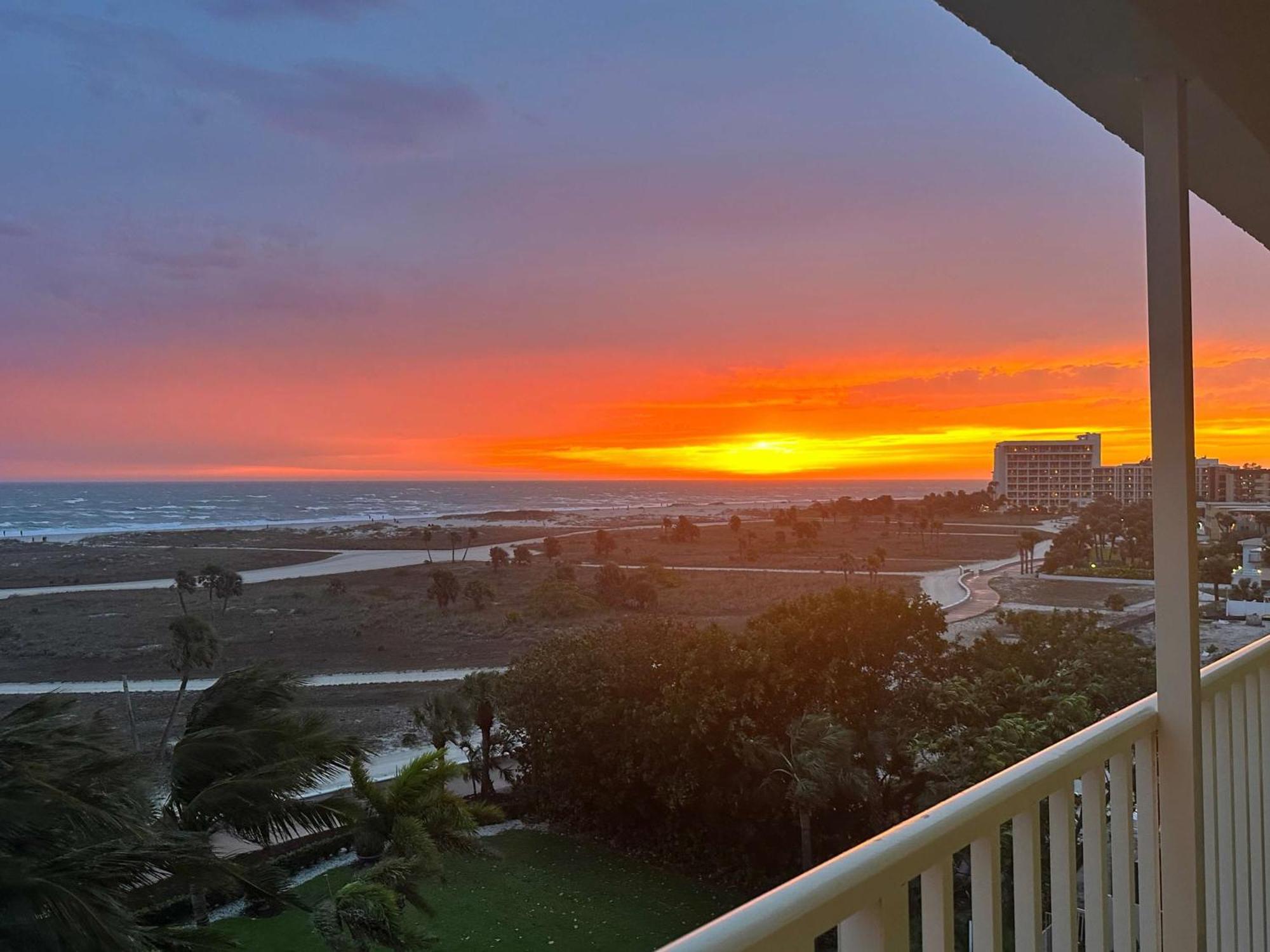 South Beach Condo Hotel By Travel Resort Services, Inc. St. Pete Beach Bagian luar foto