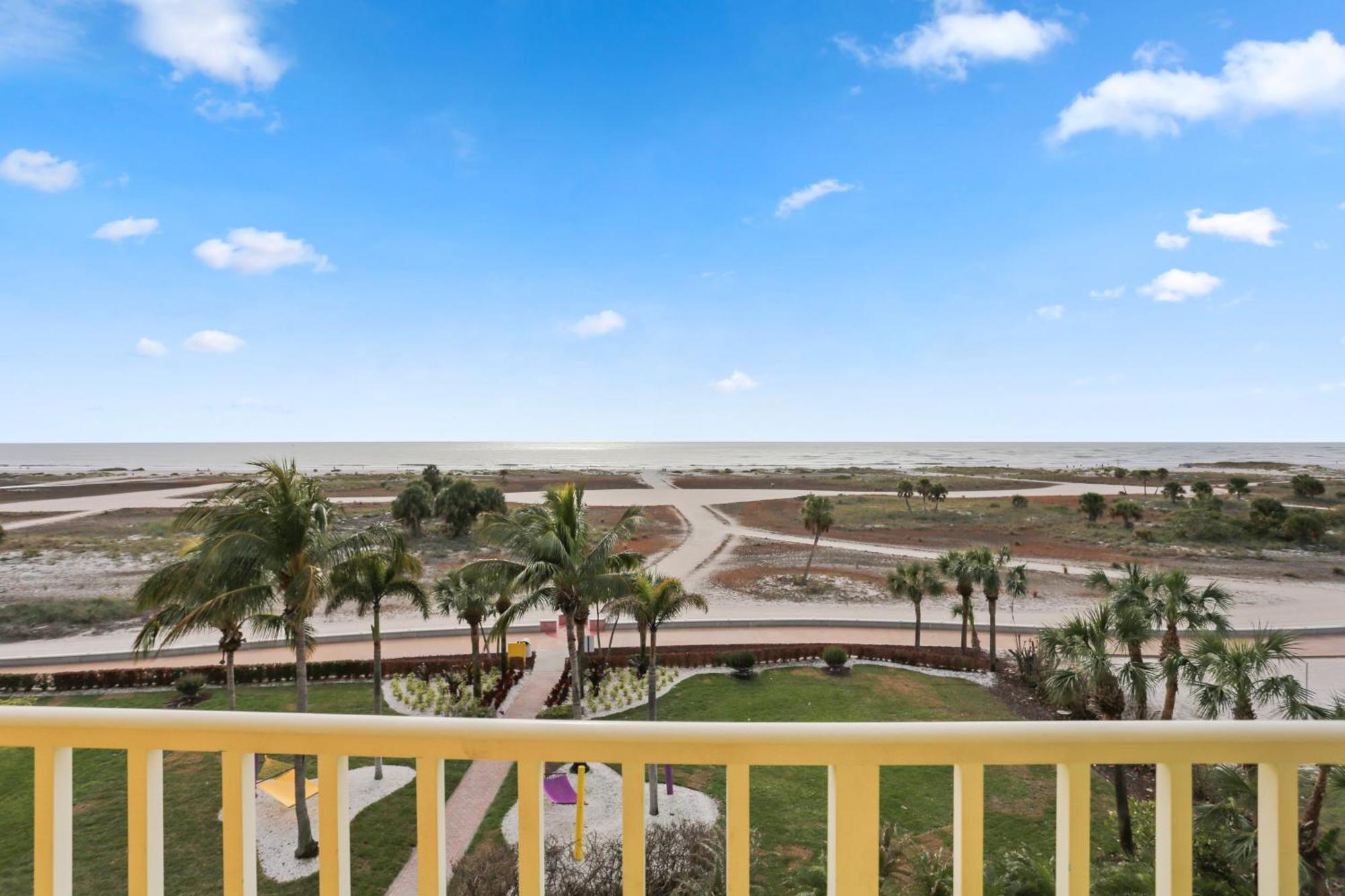 South Beach Condo Hotel By Travel Resort Services, Inc. St. Pete Beach Bagian luar foto