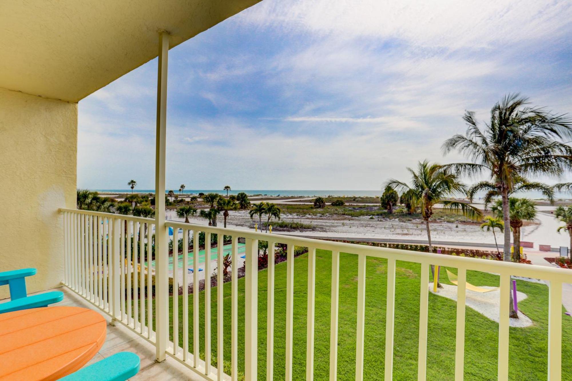 South Beach Condo Hotel By Travel Resort Services, Inc. St. Pete Beach Bagian luar foto