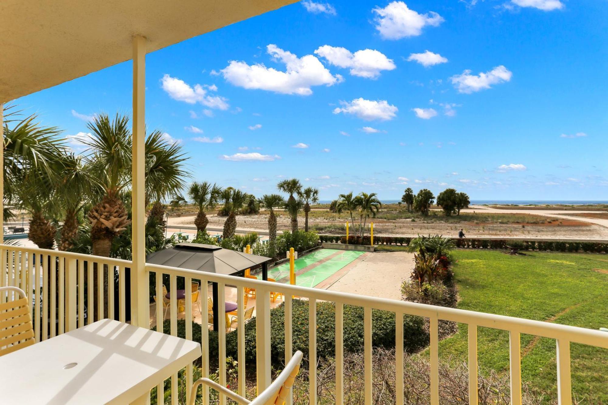 South Beach Condo Hotel By Travel Resort Services, Inc. St. Pete Beach Bagian luar foto